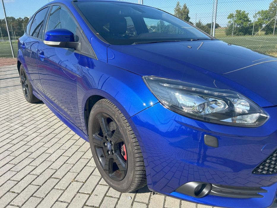 Ford Focus ST 2,0 l. 250 KM