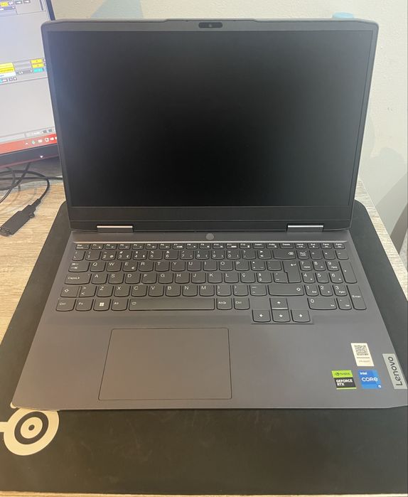 Lenovo loq15 RTX 4050 6gb i5-12450h 16gb Ram 144hz