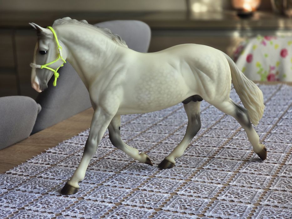 Breyer Traditional Irish Diamond (Schleich, CollectA, Copperfox)