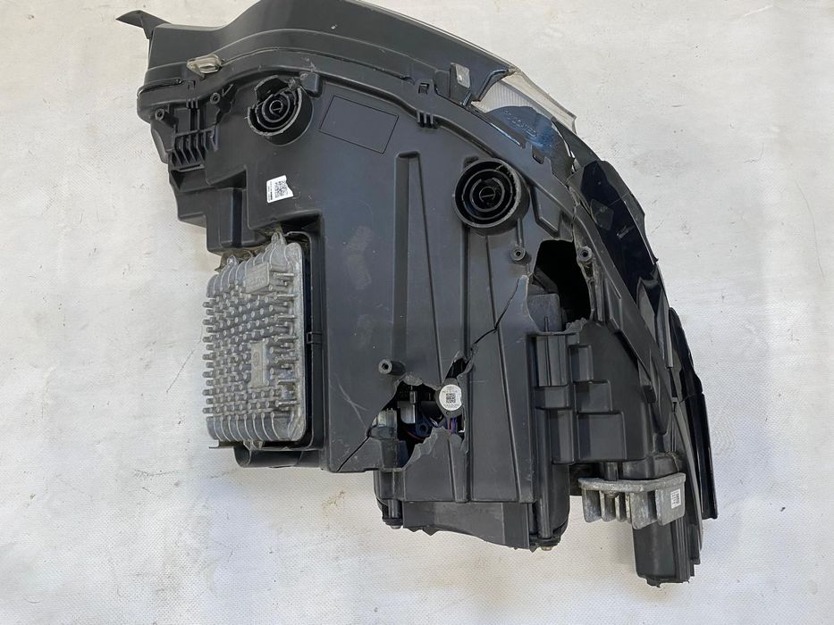 Продам ліву  передню фару BMW i3 LCI Європа