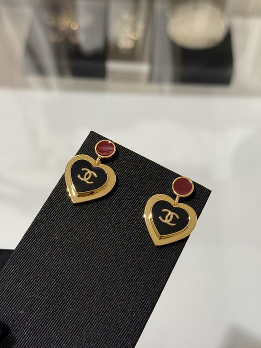 CHANEL® Luksusowe perły CC® kolczyki ekskluzywna biżuteria