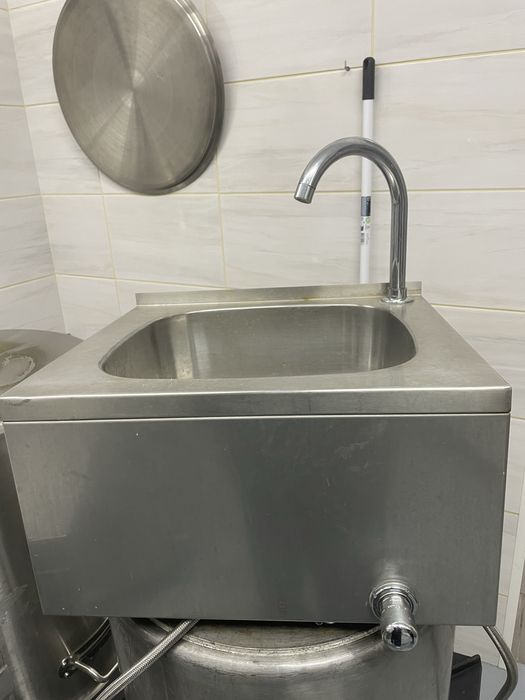 Umywalka kolanowa nierdzewna