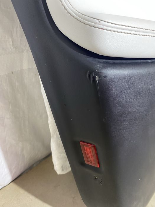 Tesla Model X карти дверні