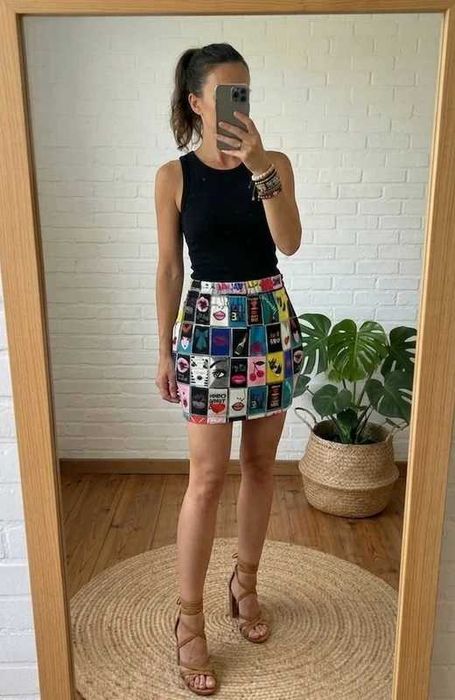 Kolorowa mini spódniczka Pop Art – Motyw komiksowy i pin-up 38-40