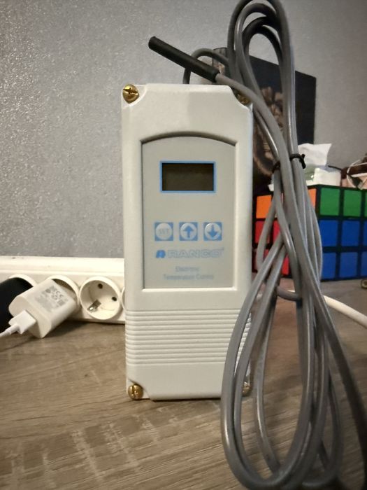 Терморегулятор  (контролер температури)