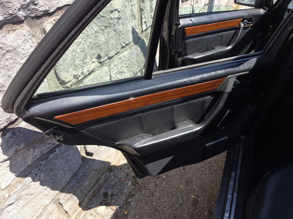 Material Mercedes-Benz W124