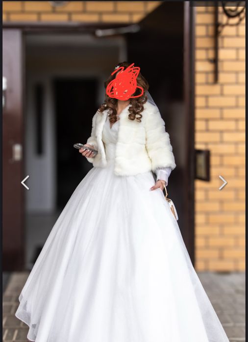 Продается свадебный наряд(платье,шубка,кольца)