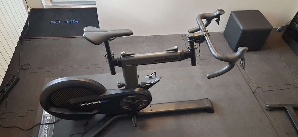 Trenażer Wahoo Kickr Bike Shift, rower treningowy