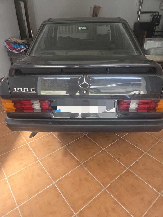Mercedes 190 E.