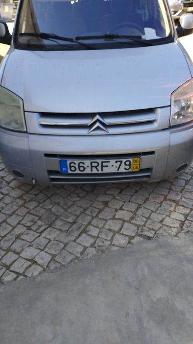 Citroën Berlingo em bom estado mas sem motor