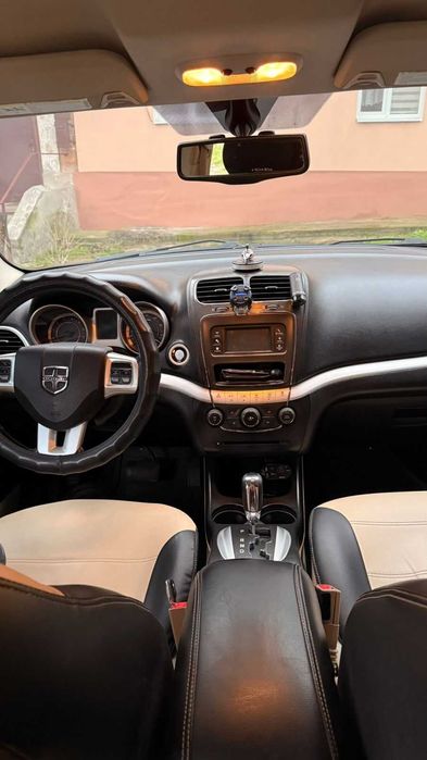 Продам Dodge Journey