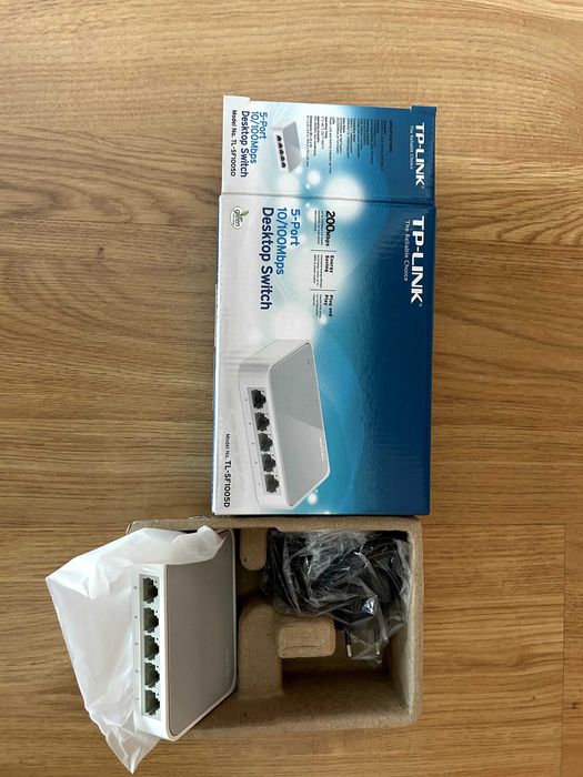 Switch TP-Link TL-SF1005D