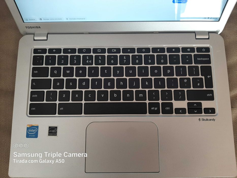 Toshiba Chromebook CB30 B104 with Chrome OS64586031393665122