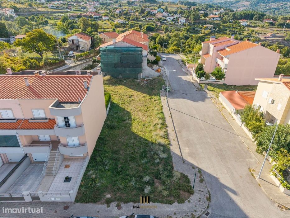 Terreno Urbano | Casa Com 357M2 | Zona Residencial