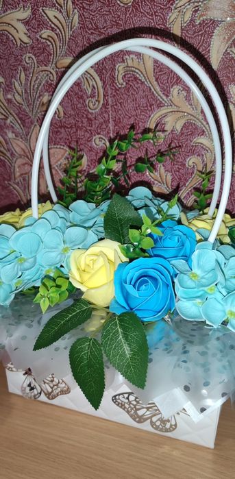 Букети з мильними квітами та з цукерками