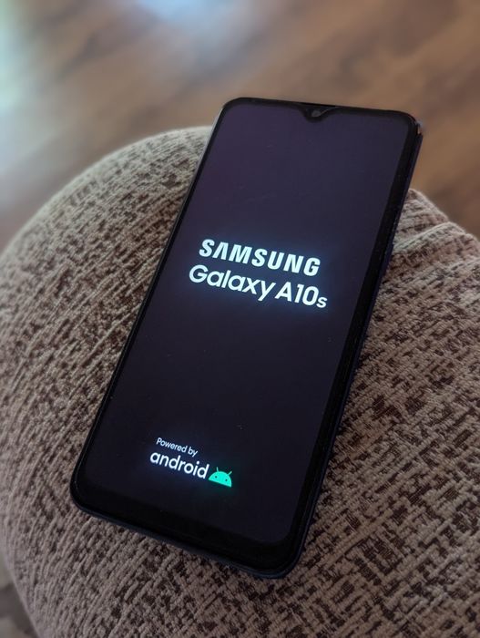 Samsung galaxy A10s повністю робочий, ідеальний стан по корпусу