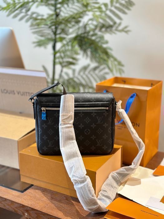 Louis Vuitton District мужская сумка мессенджер папка оригинал