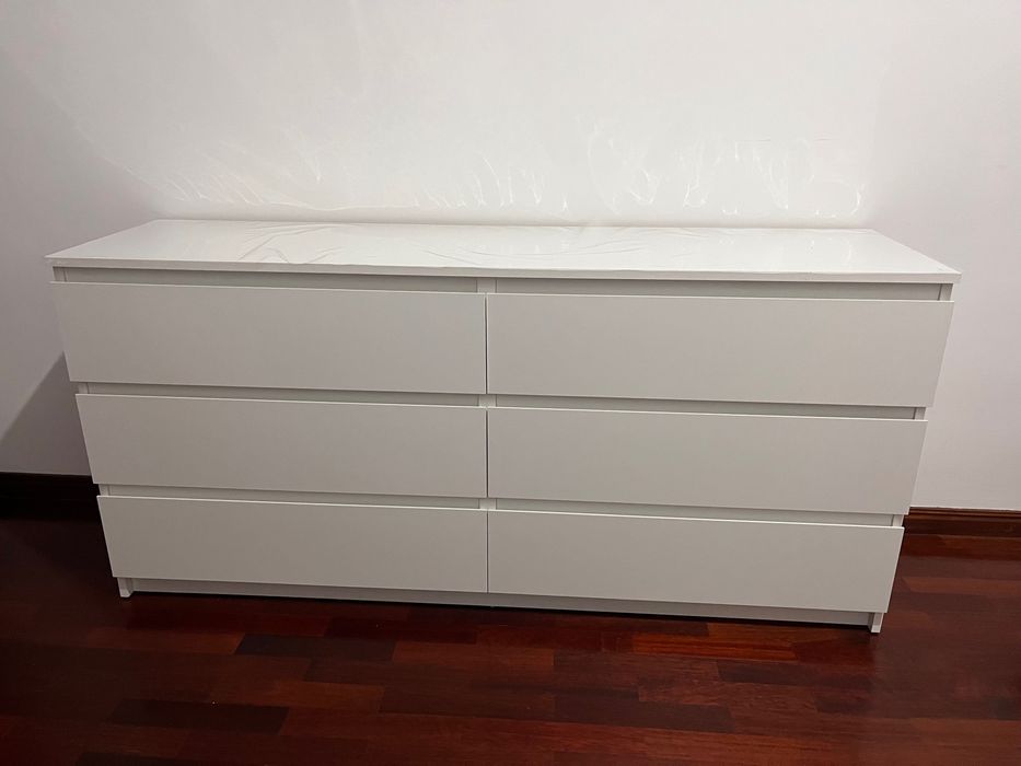 Cómoda Branca nova