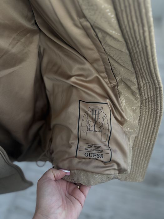 куртка GUESS практически новая