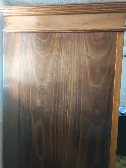 Armário/Guarda-roupa de madeira maciça