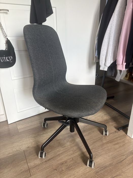 fotel obrotowy do biurka szary LÅNGFJÄLL IKEA