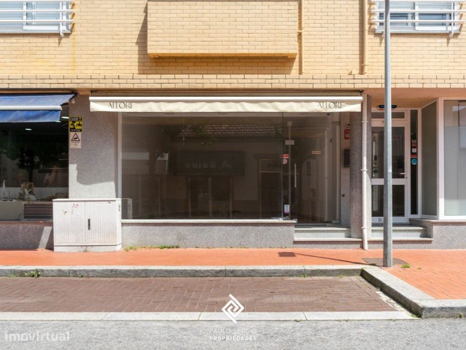 Arrenda-se loja em Espinho