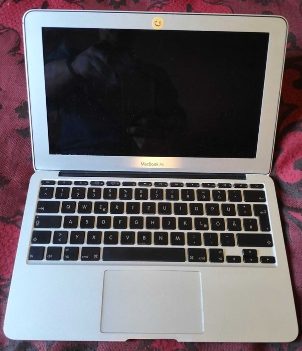 MacBook Air несправний