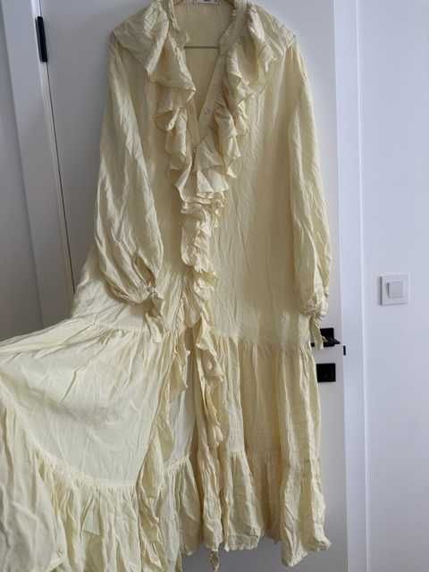 vestido comprido de folhos