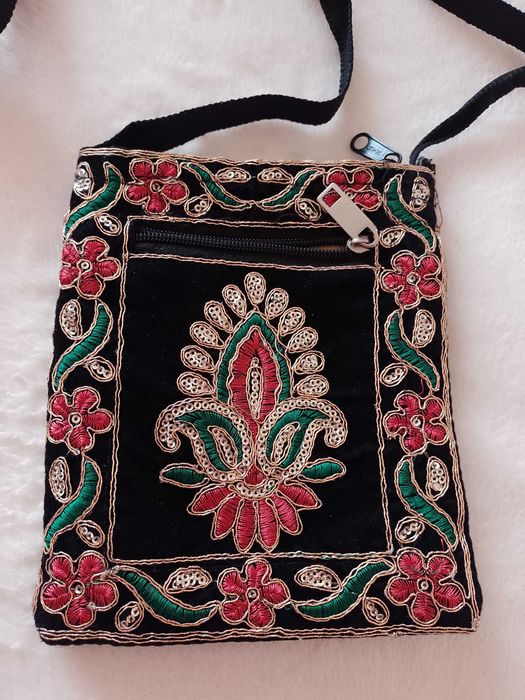 Bogato Zdobiona torebka listonoszka z Londynu, saszetka