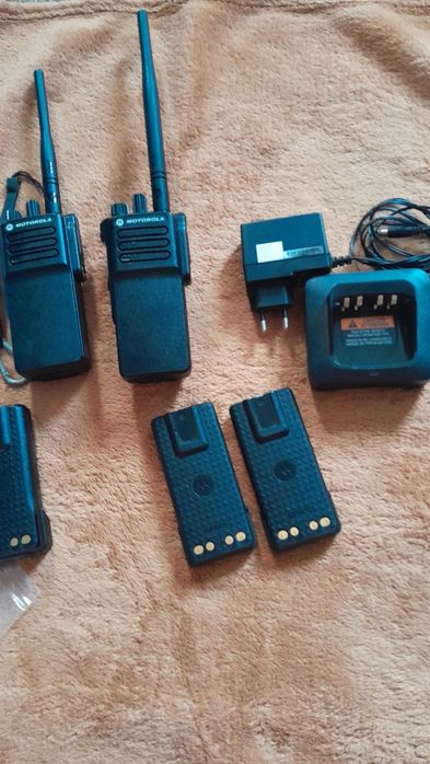 Професійна портативна рація Motorola серії DP4000