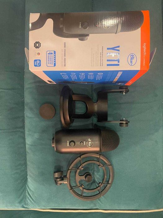 Студійний мікрофон Logitech Blue YETI Blackout