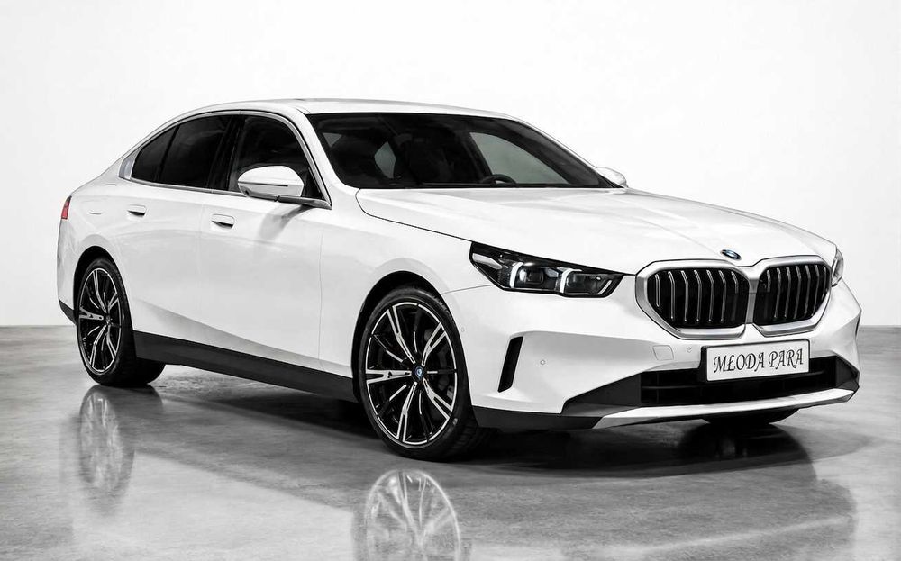 Nowe BMW Serii 5 (G60) w kolorze białym – Luksus i Elegancja na Wasz Ślub!
