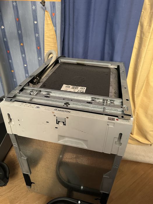 Посудомийка Hotpoint Ariston