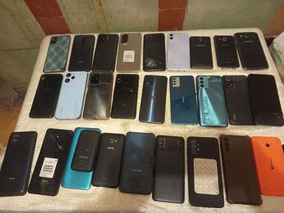 Рабочие телефоны нужно заменить екран