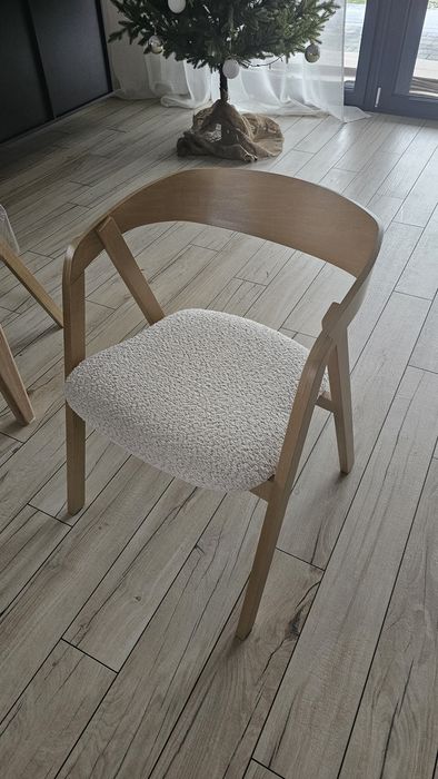 Krzesła dębowe bielone