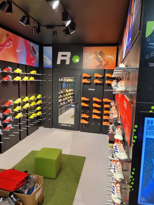 CH Manhattan: lokal użytkowy, ok 60 m2 na antresoli - od połowy 01.26