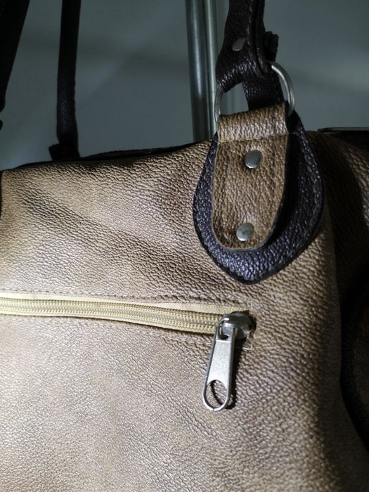 Mala castanha com fecho