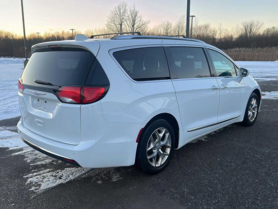 Chrysler Pacifica Touring L Plus      2018
