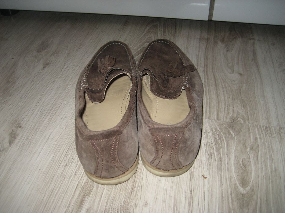 PIER ONE - indyjskie zamszowe mokasyny 42