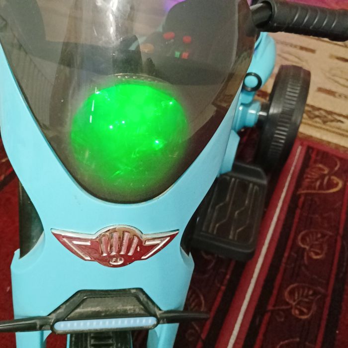 Motorek na akumulator