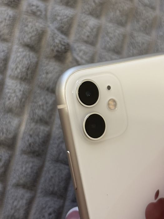 Iphone 11 Apple white 64 GB telefon biały