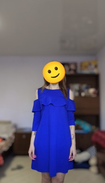 Продам синее платье, с открытыми плечами