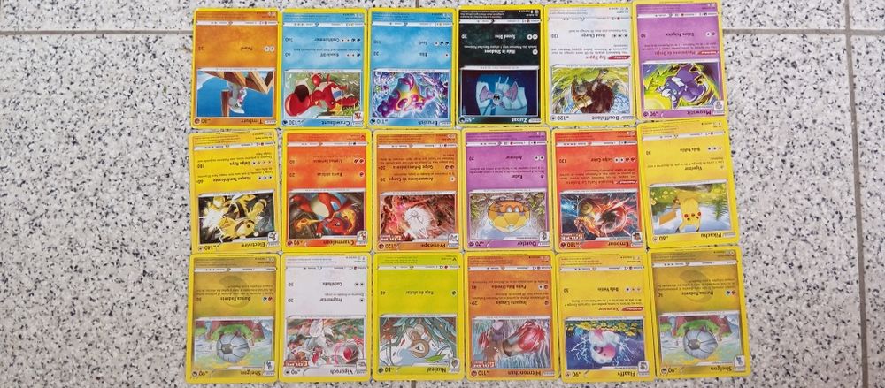Várias cartas Pokémon