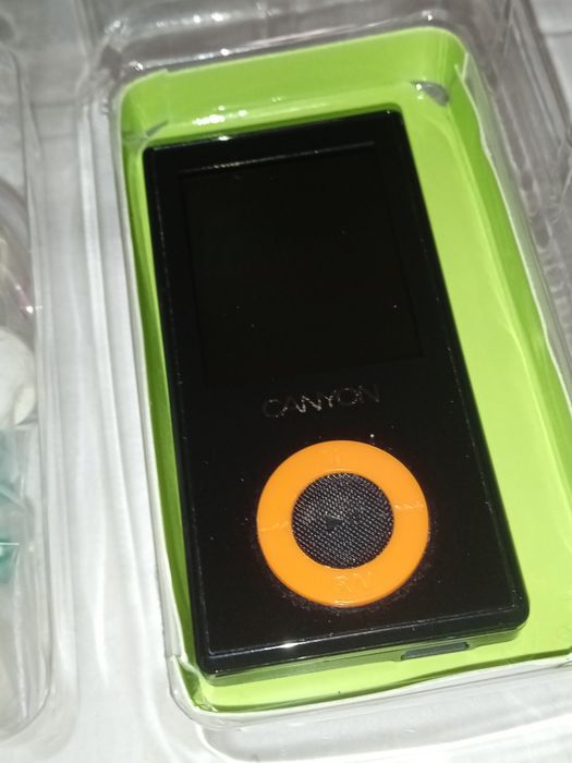 Новий MP3 аудіо відео плеер/диктофон CANYON 2 GB.
