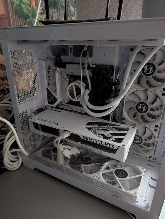 Білий Ігровий ПК / RTX 5070 / i7-14700KF / 32GB DDR5 / PCIe 5.0 / Lian Li