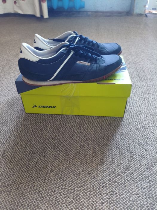 Три пари кросівок. Asics Patriot, Skechers, Demix