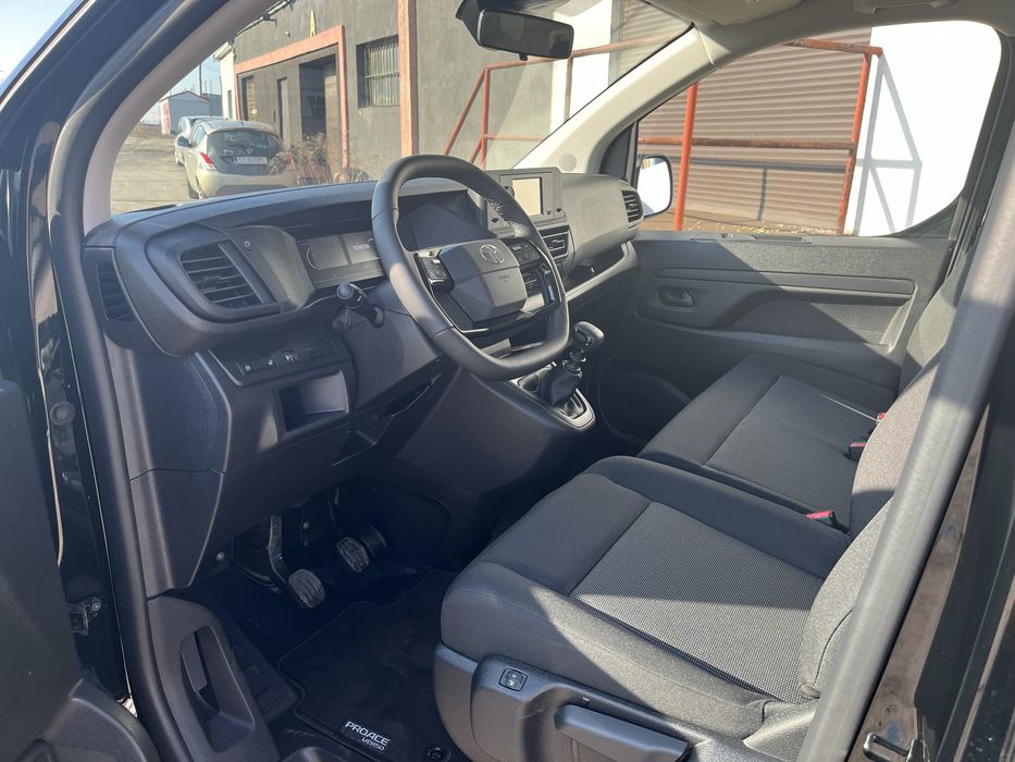 Toyota Proace Long 2025 9 osobowy Wynajem