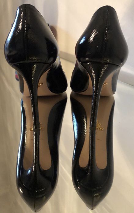 Stilettos Prada, em pele, de Coleção Permanente (salto 8cm)