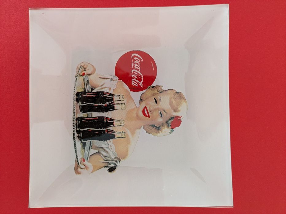 Cinzeiro Coca-Cola Vidro

Novo. Nunca usado. Dentro da embalagem origi