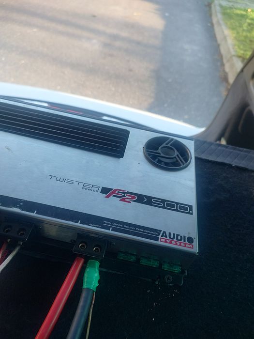 Wzmacniacz samochodowy